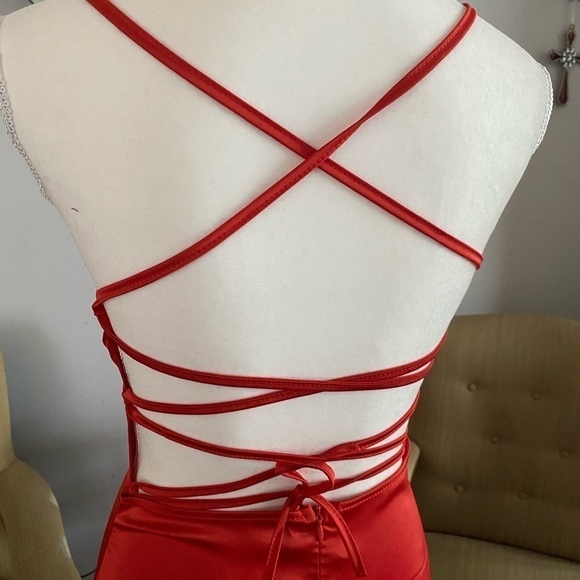 RED silk dress with criss cross back - Picture 5 of 8
